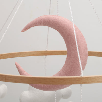 mobile bébé pour lit biche lune