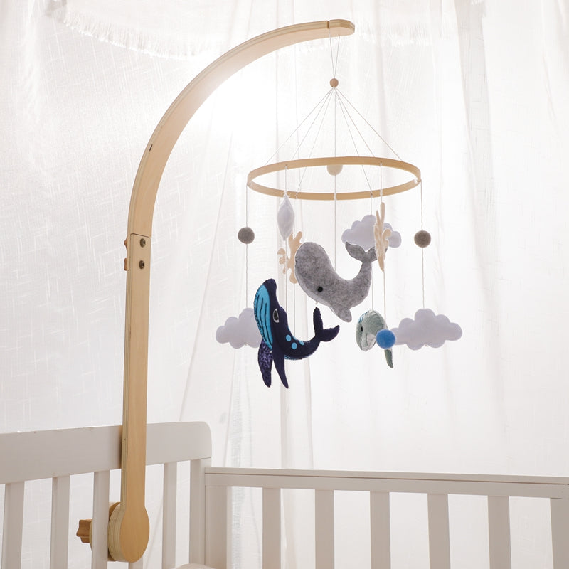 mobile-bebe-reve-aquatique-famille-baleine-support