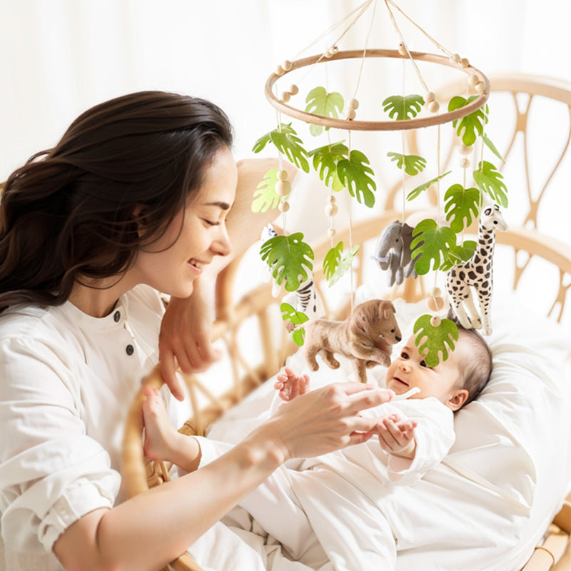 mobile musical pour bébé maman bébé