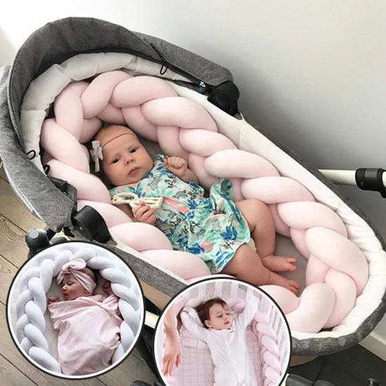 tresse de lit bébé rose dans poussette