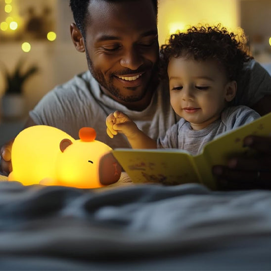 veilleuse bébé capybara papa lecture